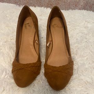 Tan wedges Size 7w